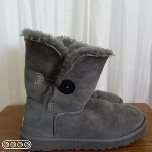 UGG Australia Short Boots Gray Suede Shearling US 7 Lined Side Button Women